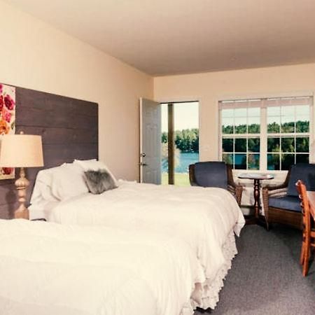 Crescent Lake Inn And Suites ولفبورو المظهر الخارجي الصورة